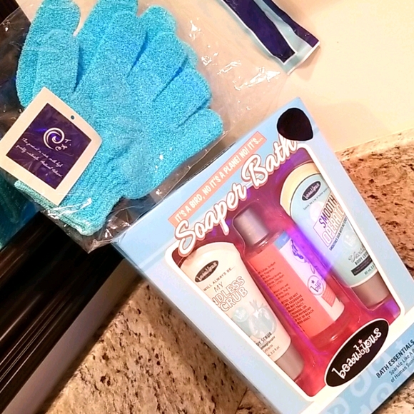 Beauty Essentials Other - COPY - Exfoliating Gloves & Bath Essentials